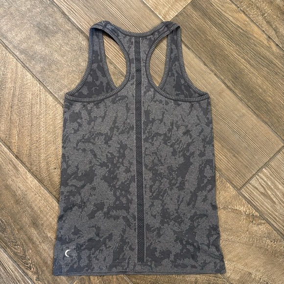 Zyia Active Gray Splash Racer Seamless
Tank Size Large - Picture 5 of 9